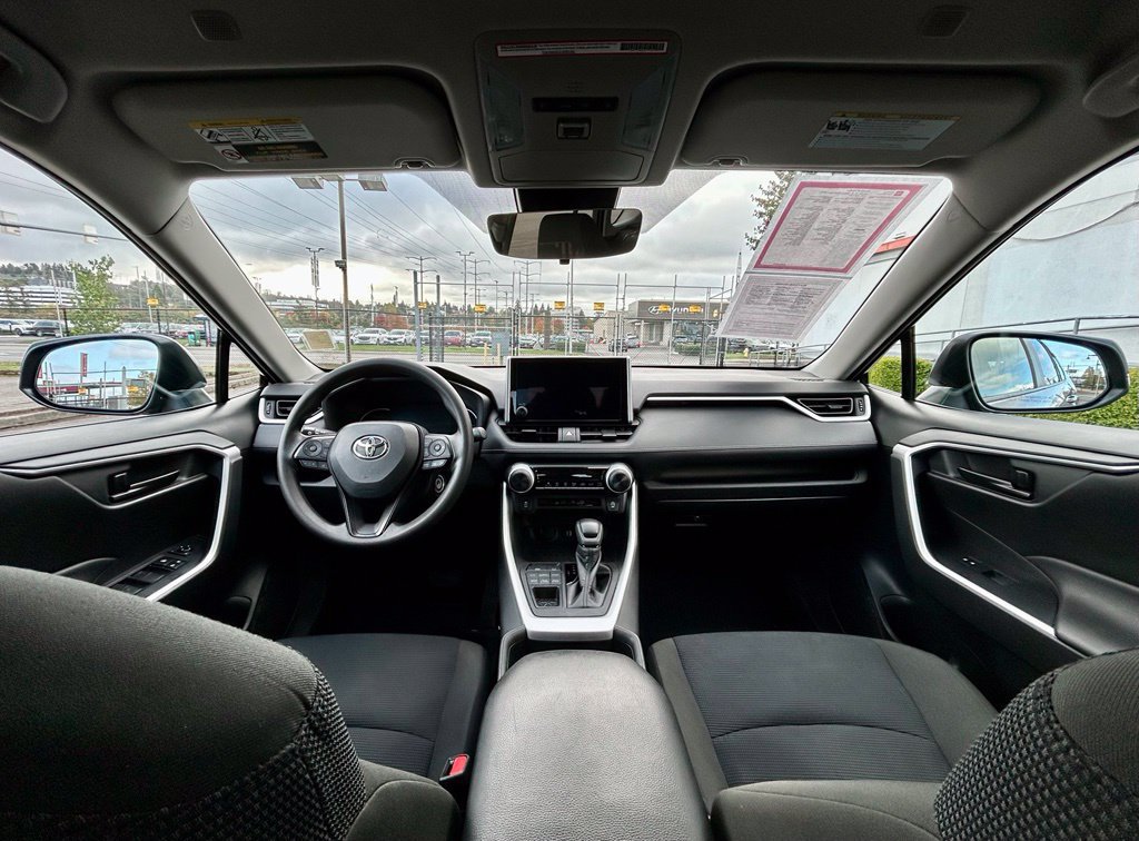Certified 2023 Toyota RAV4 LE AWD/4WD image 18