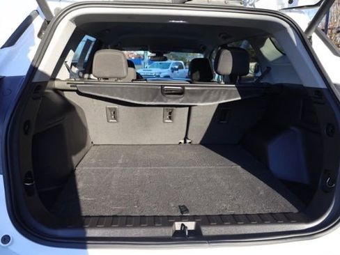 Used 2023 GMC Terrain SLE w/ Driver Convenience Package image 33