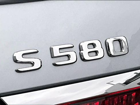 Used 2021 Mercedes-Benz S 580 4MATIC Sedan image 31