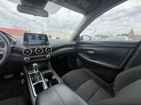Used 2025 Nissan Sentra SV image 33