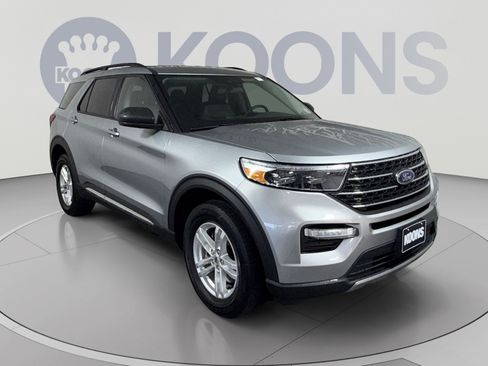 Used 2023 Ford Explorer XLT w/ Equipment Group 202A AWD/4WD image 10