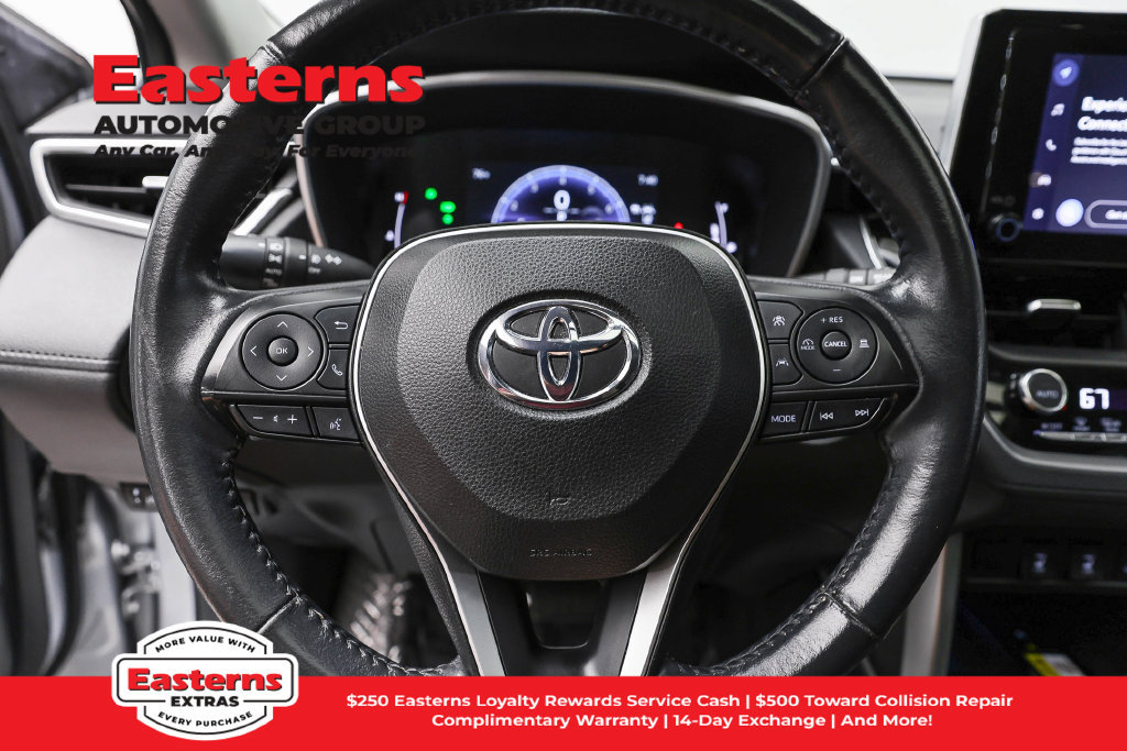 Used 2023 Toyota Corolla Cross XLE w/ Convenience Package AWD/4WD image 11