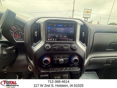 Used 2021 Chevrolet Silverado 1500 LT w/ Z71 Off-Road Package AWD/4WD image 20