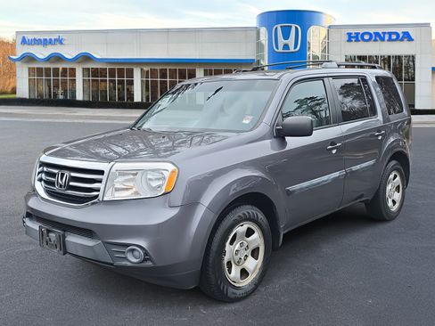 Used 2015 Honda Pilot LX image 1