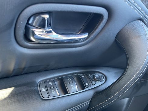 Used 2024 Nissan Armada Platinum w/ Captain's Chairs Package RWD image 23