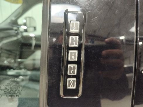 Used 2021 Ford F150 Lariat w/ Equipment Group 502A High AWD/4WD image 9