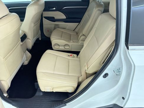 Used 2015 Toyota Highlander Limited Platinum AWD/4WD image 13
