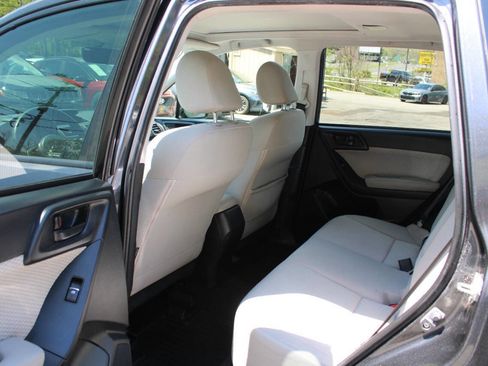 Used 2018 Subaru Forester 2.5i Premium w/ Protection Package #1 AWD/4WD image 25