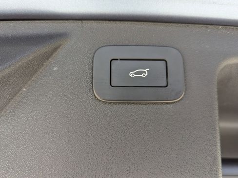 Used 2023 Land Rover Discovery Sport S image 21