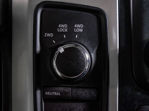 Used 2017 RAM 2500 SLT AWD/4WD image 23