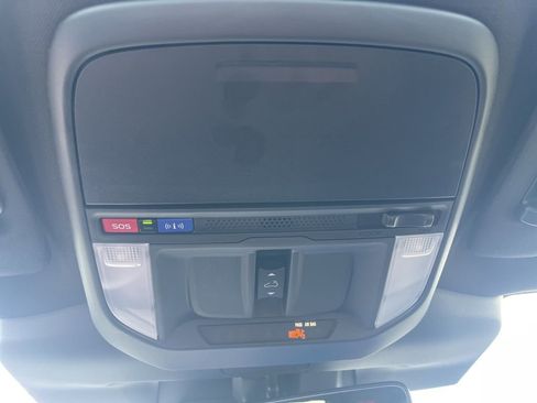 Used 2025 Subaru Forester Premium w/ Protection Package (1PH) image 18