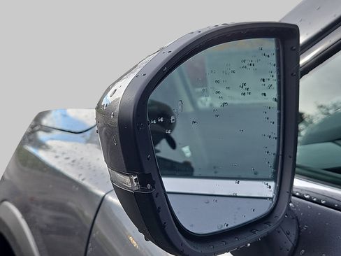 New 2025 Nissan Pathfinder SV w/ SV Premium Package image 6