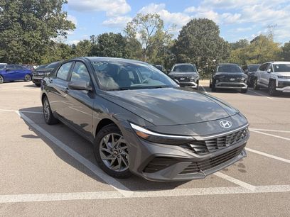 New 2025 Hyundai Elantra Blue