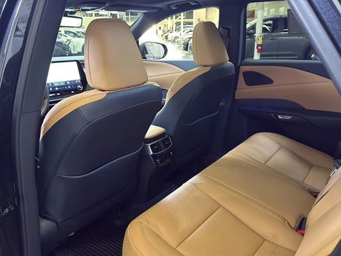 Used 2025 Lexus RX 350 w/ Convenience Package image 24