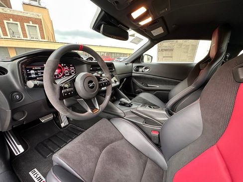 Certified 2024 Nissan Z NISMO w/ Floor Mat Package RWD image 19