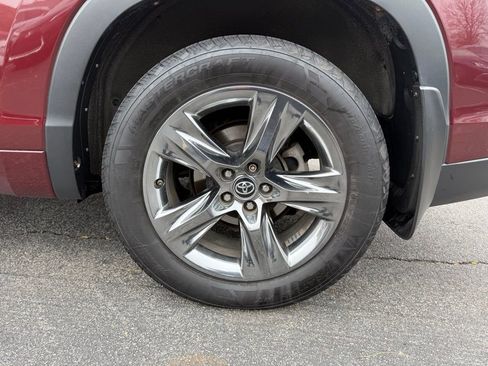 Used 2018 Toyota Highlander Limited Platinum image 28