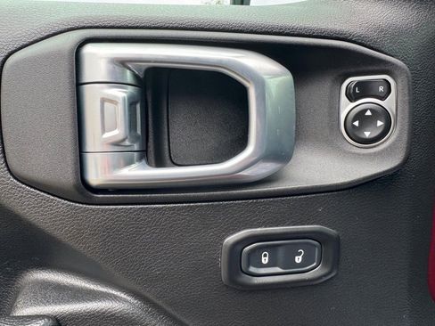 Used 2021 Jeep Wrangler Unlimited Sport image 14