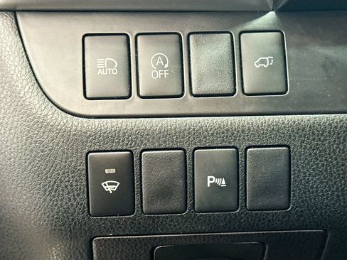 Used 2018 Toyota Highlander Limited FWD image 8