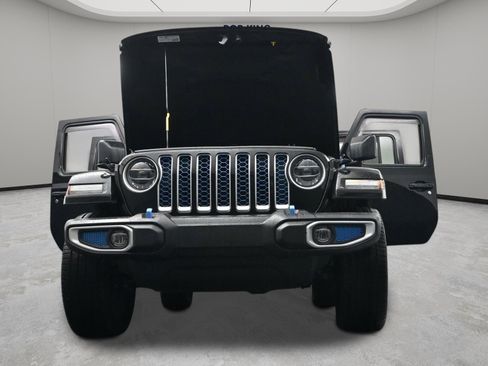 Used 2021 Jeep Wrangler Unlimited Sahara w/ Cold Weather Group image 22