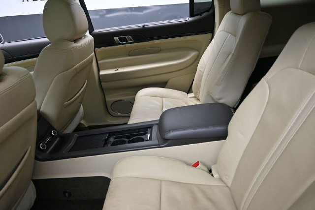 Used 2019 Lincoln MKT AWD image 24