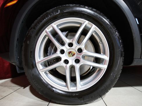 Used 2016 Porsche Cayenne image 7