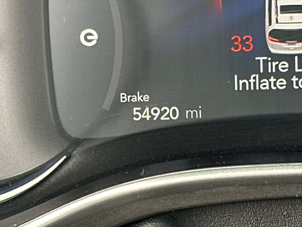 Used 2024 Chrysler Pacifica Limited FWD image 28