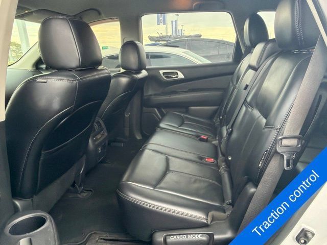Used 2018 Nissan Pathfinder SL FWD image 9