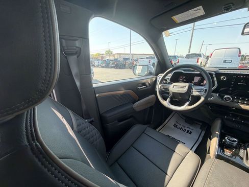 Used 2026 GMC Canyon Denali AWD/4WD image 15