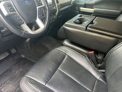 Used 2020 Ford F350 Lariat w/ Chrome Package image 11