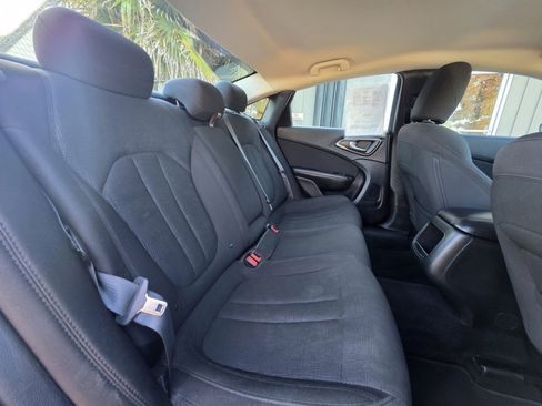 Used 2015 Chrysler 200 Limited w/ Convenience Group image 16