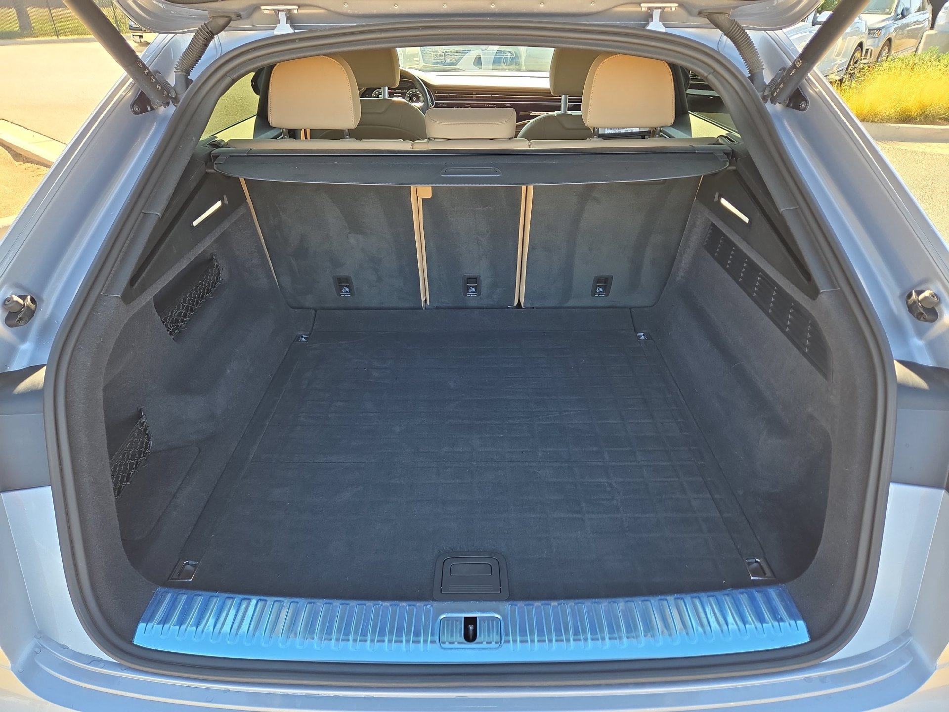 Used 2022 Audi Q8 Premium Plus AWD/4WD image 12
