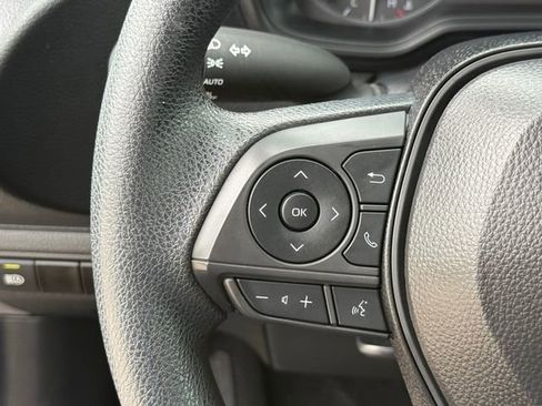 Used 2025 Toyota Corolla LE image 18