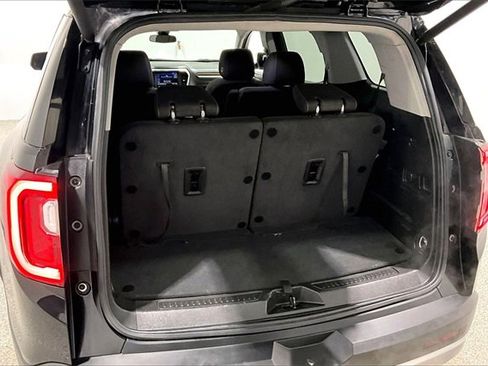 Used 2023 GMC Acadia SLE w/ LPO, Black Accent Package image 40