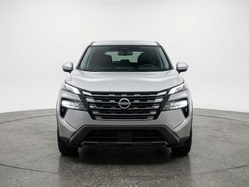 Used 2025 Nissan Rogue SV AWD/4WD image 2