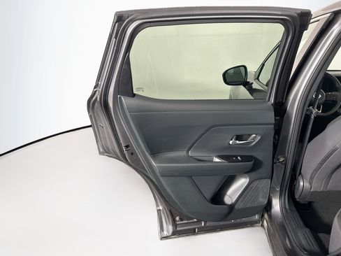 Used 2025 Nissan Kicks SV AWD/4WD image 25