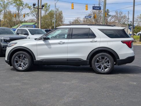 New 2026 Ford Explorer Active image 14