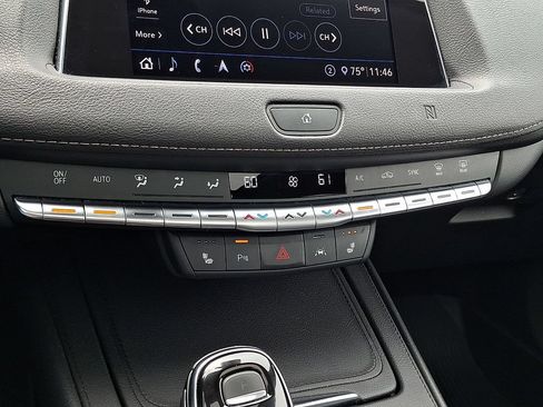 Used 2020 Cadillac XT4 Premium Luxury w/ Cold Weather Package AWD/4WD image 16