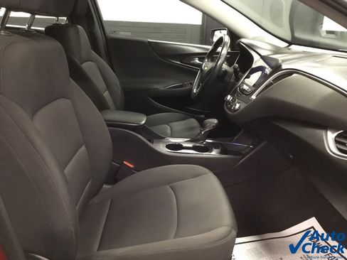 Used 2021 Chevrolet Malibu RS FWD image 36