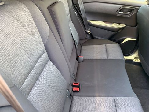 Certified 2025 Nissan Rogue SV FWD image 14