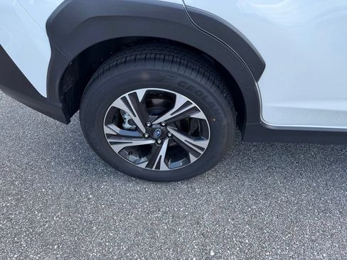 Used 2026 Subaru Crosstrek 2.5i Premium AWD/4WD image 5