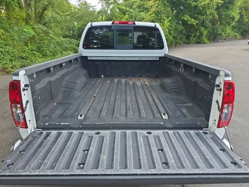 Used 2012 Nissan Frontier PRO-4X AWD/4WD image 37