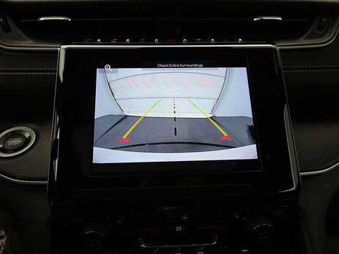 Used 2023 Jeep Grand Cherokee L Altitude AWD/4WD image 8