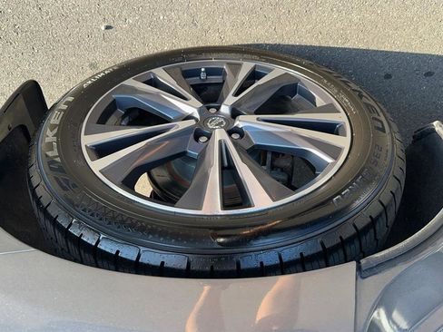 Used 2017 Nissan Pathfinder Platinum w/ Family Entertainment Package image 33