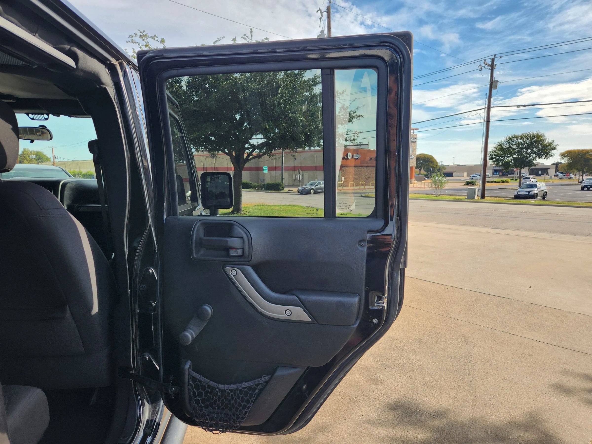 Used 2015 Jeep Wrangler Unlimited Sport AWD/4WD image 12