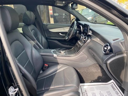 Used 2019 Mercedes-Benz GLC 300 4MATIC image 31