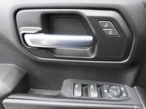 Used 2022 Chevrolet Silverado 1500 Custom image 9