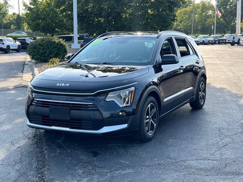 Used 2023 Kia Niro LX FWD image 2