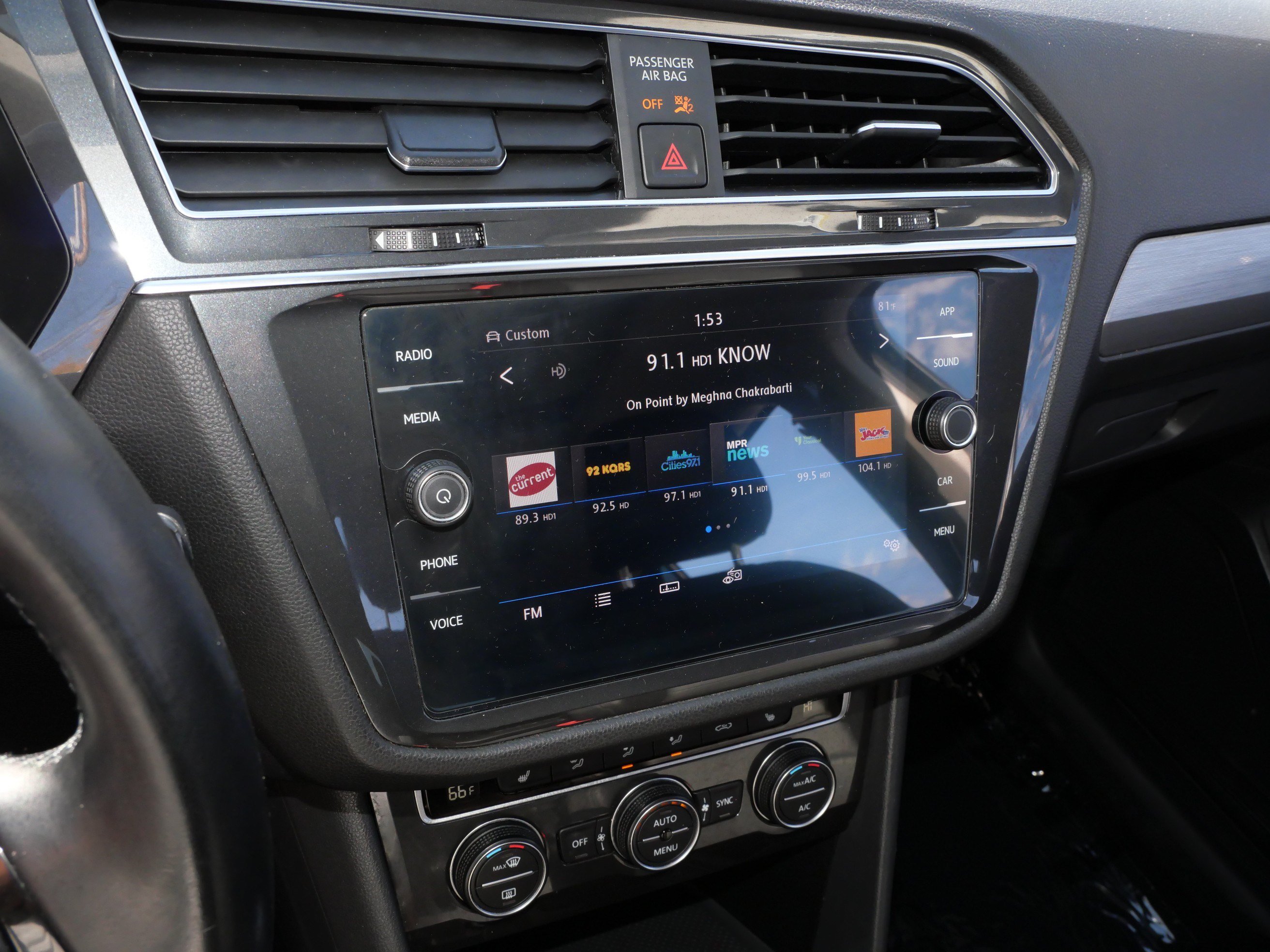 Used 2019 Volkswagen Tiguan SE w/ Panoramic Sunroof Package AWD/4WD image 22