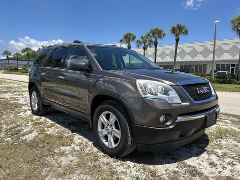 Used 2011 GMC Acadia SLE FWD image 3