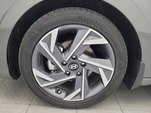 Used 2025 Hyundai Elantra Sport FWD image 31